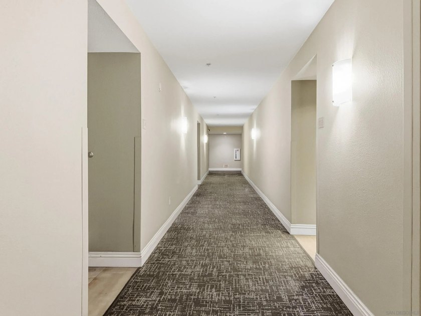 Welcome home to this clean and well maintained home in the heart - photo 6