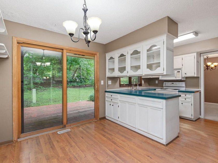 Welcome to this Plymouth split-entry located in the Wayzata - photo 10