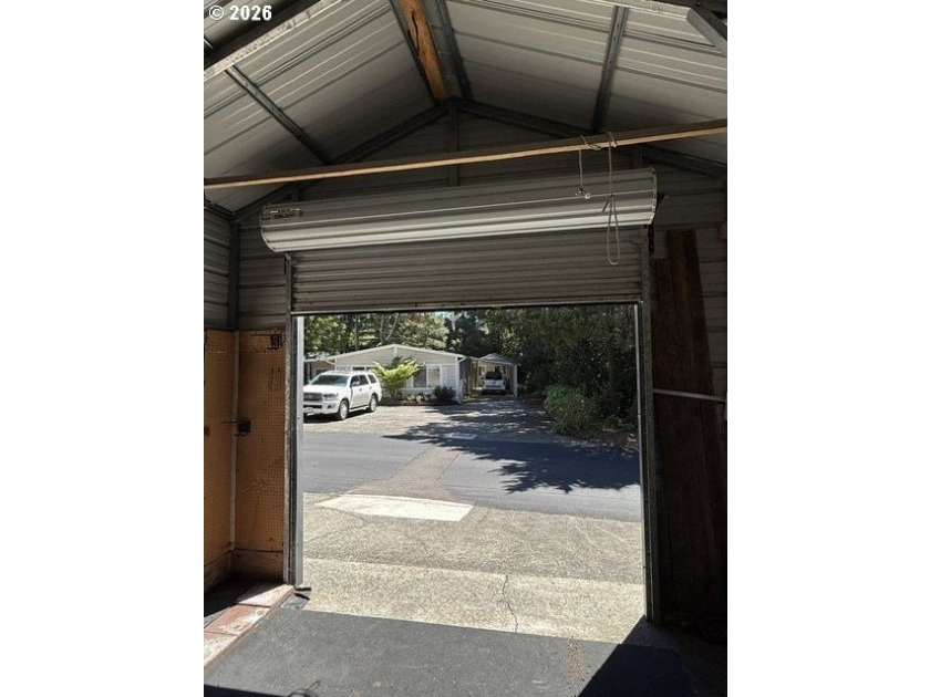 Welcome to this well-maintained 1,410-square-foot home nestled - photo 5