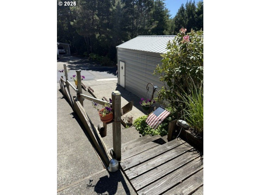 Welcome to this well-maintained 1,410-square-foot home nestled - photo 9
