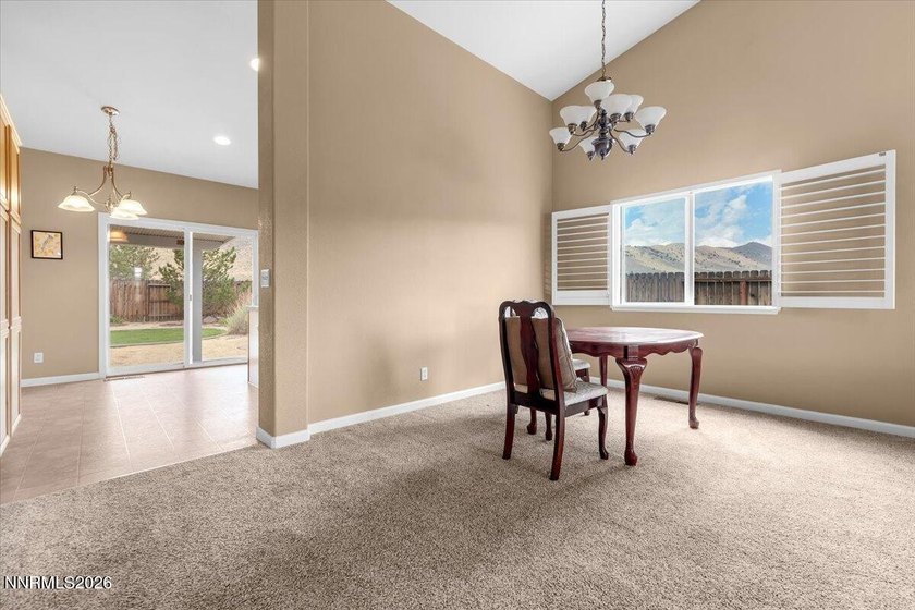 Great 3 bed,2 bath with views of the mountains and open area. It - photo 9