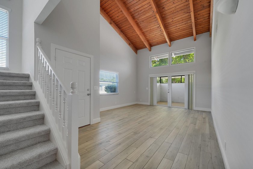 A rare opportunity to own this prime East Boca duplex. Brand new - photo 3