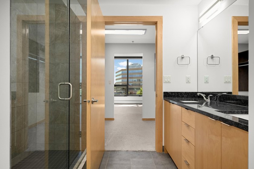This beautifully refreshed home is filled with natural light - photo 20