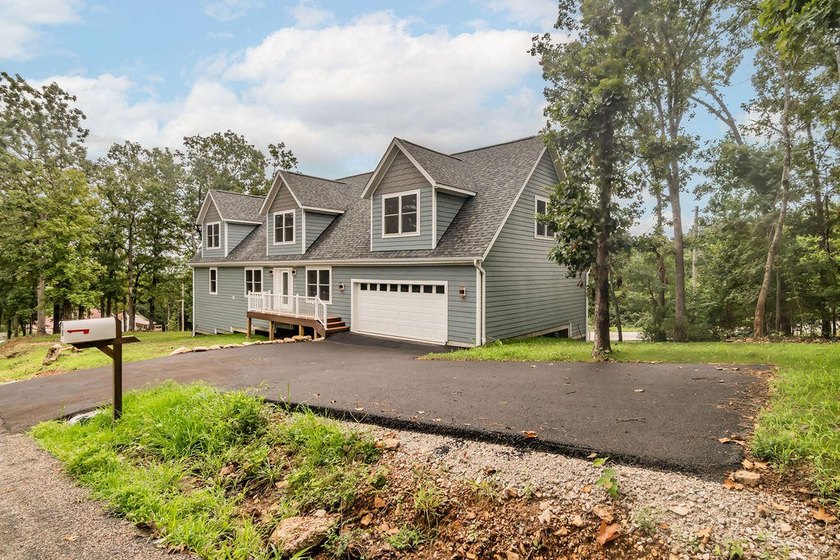 Brand new build in beautiful Cape Fair! This modern home - photo 3