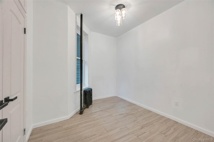 Go down to features to look at the beautiful Floor Plan &amp; - photo 11