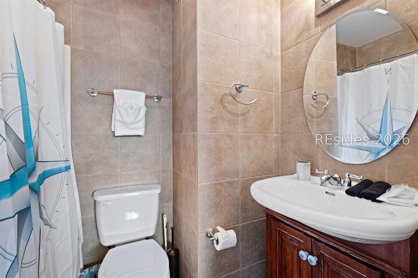 This TURN-KEY, top-floor 2-bedroom, 2-bath villa at Hilton Head - photo 17