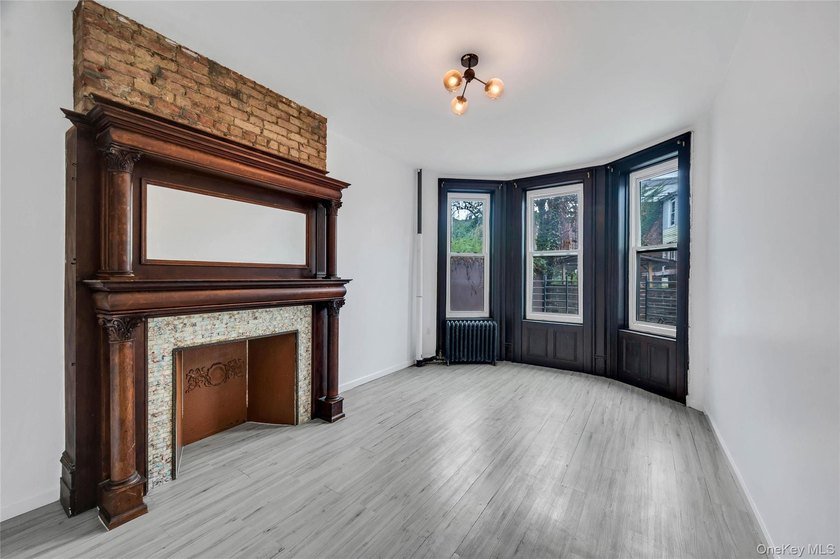Go down to features to look at the beautiful Floor Plan &amp; - photo 21