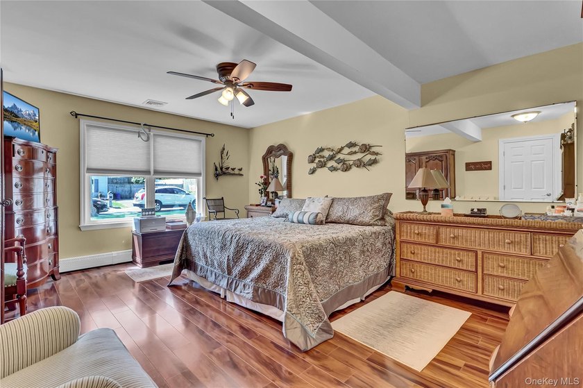 Charming Cape Cod home, meticulously maintained and beautifully - photo 22