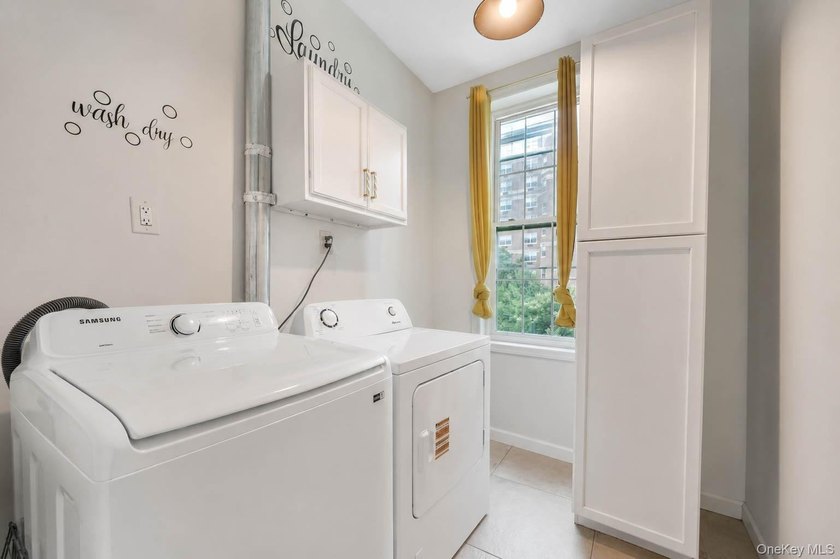 Go down to features to look at the beautiful Floor Plan &amp; - photo 32