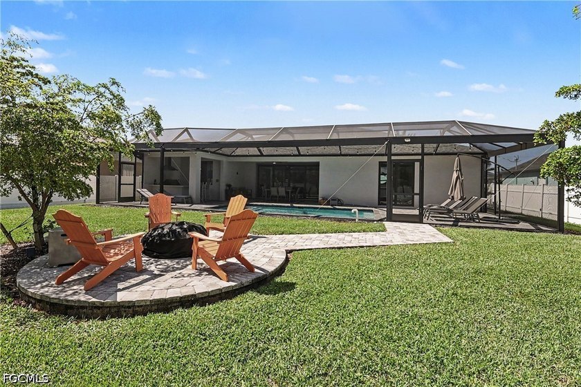 LUXURY DESIGNER-FURNISHED HEATED POOL HOME: Discover modern - photo 37