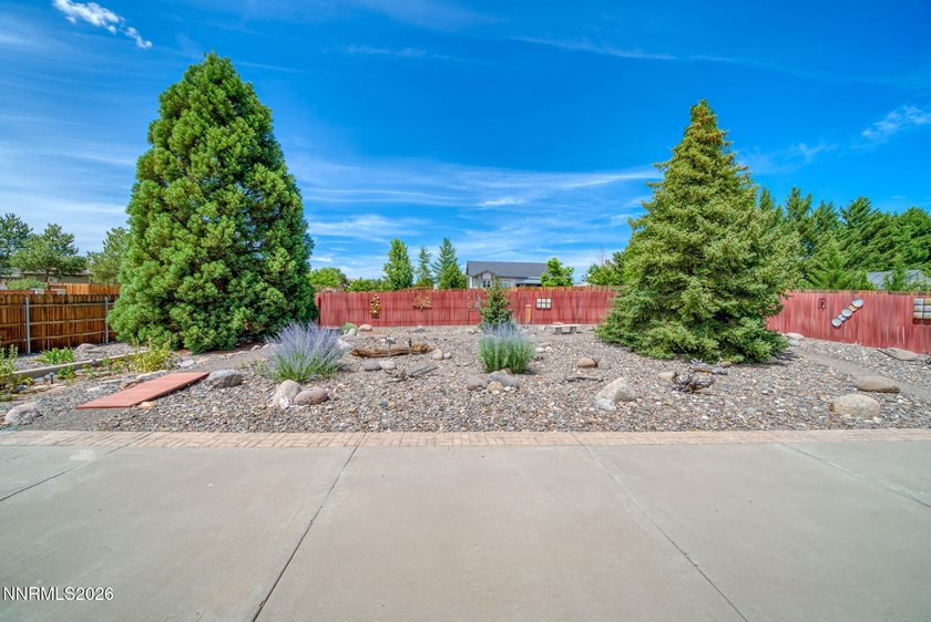 BEAUTIFUL IMMACULATE MAINTAINED 4-bedroom, 2-bath home situated - photo 7