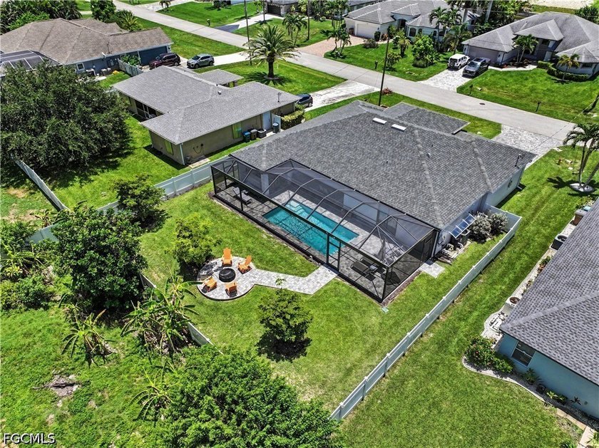 LUXURY DESIGNER-FURNISHED HEATED POOL HOME: Discover modern - photo 41