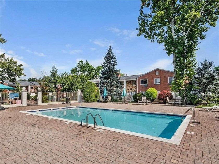 Welcome to this large one bedroom condo located in the heart of - photo 11