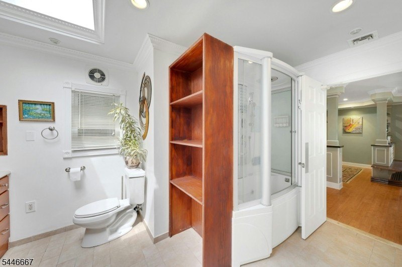 Welcome to a rare blend of classic colonial charm and - photo 23