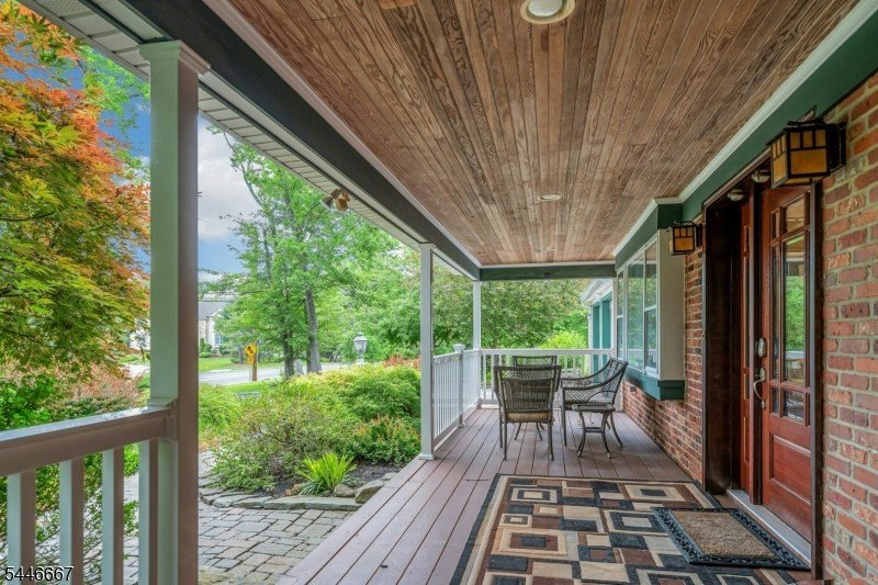 Welcome to a rare blend of classic colonial charm and - photo 42