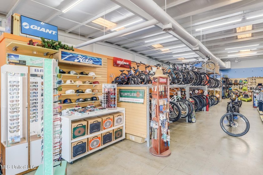 Prime retail space available. The climate controlled 10,752 SqFt - photo 9