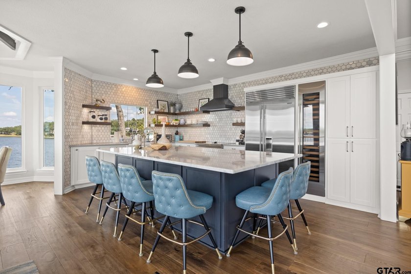 Majestic waterfront property in the coveted El Dorado - photo 8