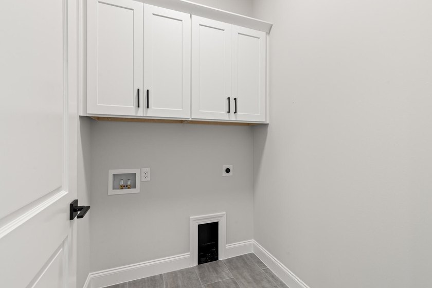 The Alana II is a thoughtfully planned single-level home with 2 - photo 4