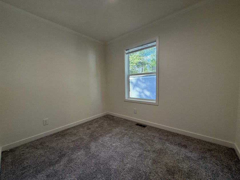 Motivated Sellers! First 3 months Lot Rent $600.00 mo Free - photo 11