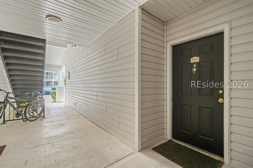 2-Bedroom, 2-Bath first-floor villa in The Reserve at Woodbridge - photo 2