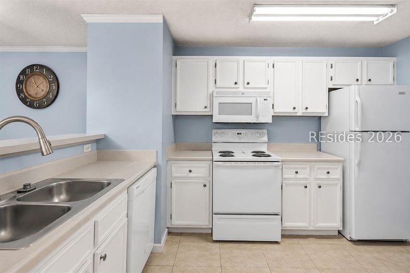 2-Bedroom, 2-Bath first-floor villa in The Reserve at Woodbridge - photo 5
