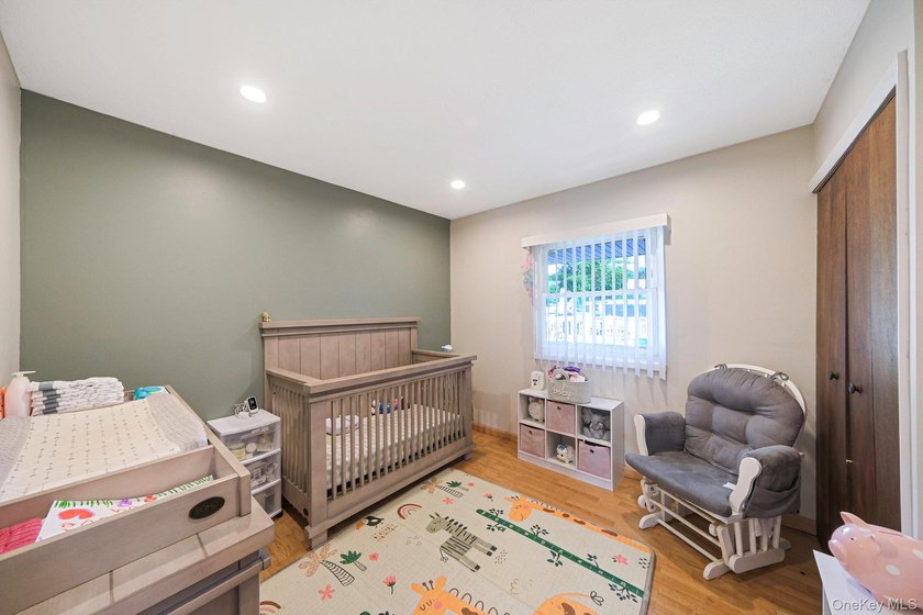 Beautifully maintained and thoughtfully updated, this 3 bedroom - photo 10
