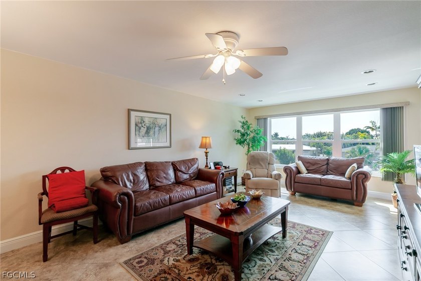 Direct Gulf access 2 bed 2 bath waterfront condo in a quiet and - photo 5