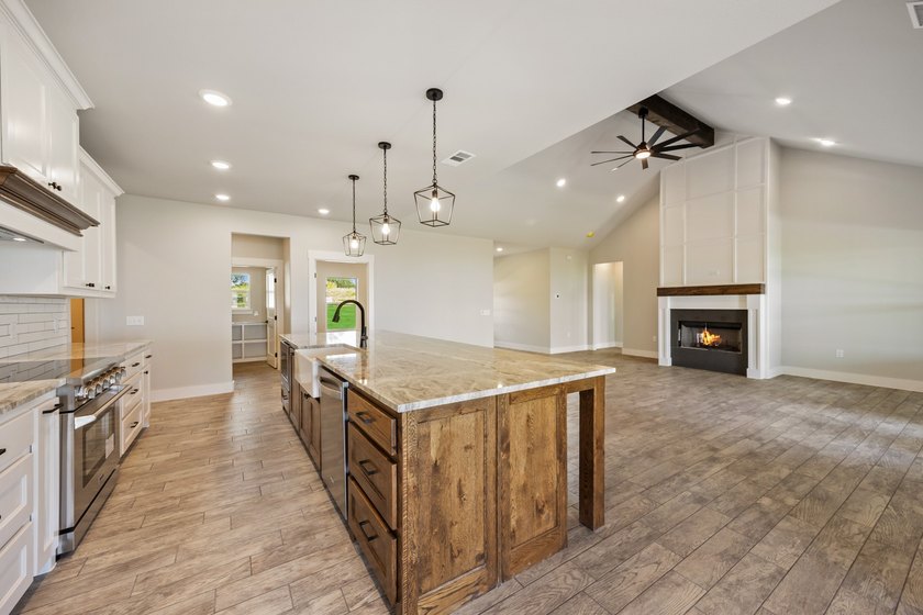 Waterfront living at its finest!! This stunning new construction - photo 12