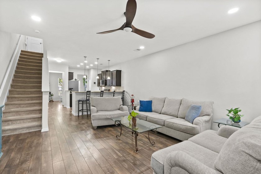 Welcome to 306 Castle Dr, a beautifully maintained 2-bedroom, 2 - photo 16