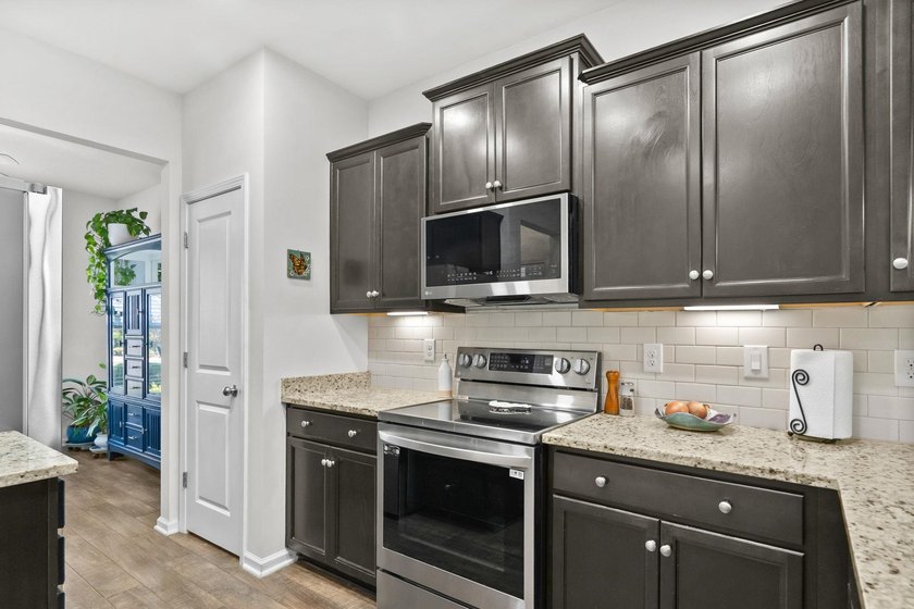 Welcome to 306 Castle Dr, a beautifully maintained 2-bedroom, 2 - photo 20
