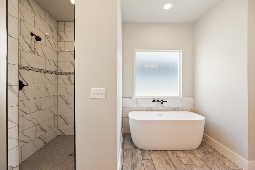 Waterfront living at its finest!! This stunning new construction - photo 21