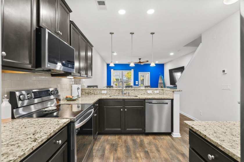 Welcome to 306 Castle Dr, a beautifully maintained 2-bedroom, 2 - photo 22