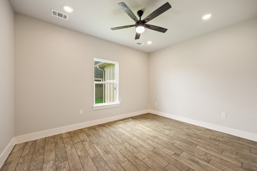 Waterfront living at its finest!! This stunning new construction - photo 24