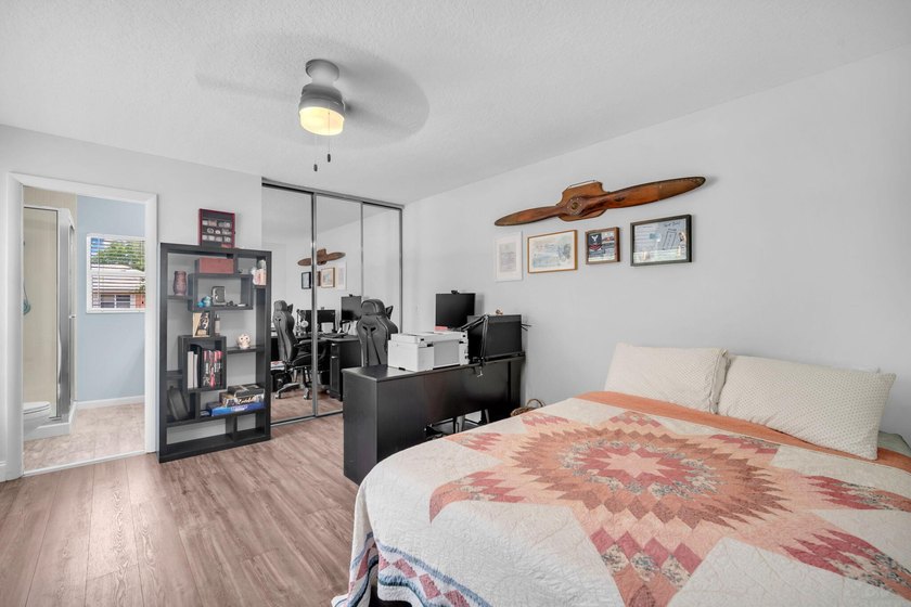 Tastefully upgraded 2-bedroom, 2.5-bath townhome in the - photo 25
