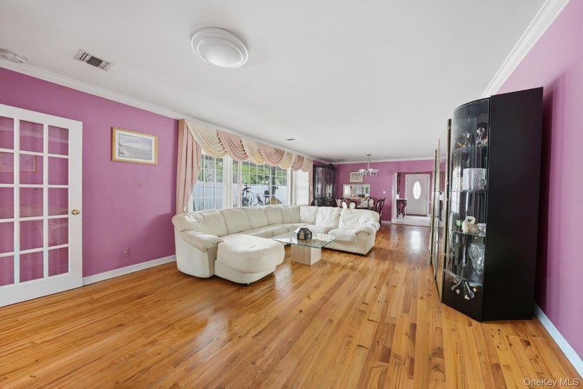 Welcome to this rare ranch-style retreat in the desirable - photo 7