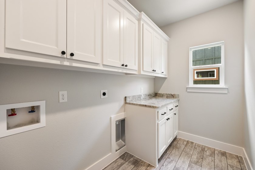 Waterfront living at its finest!! This stunning new construction - photo 27