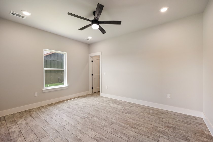 Waterfront living at its finest!! This stunning new construction - photo 28