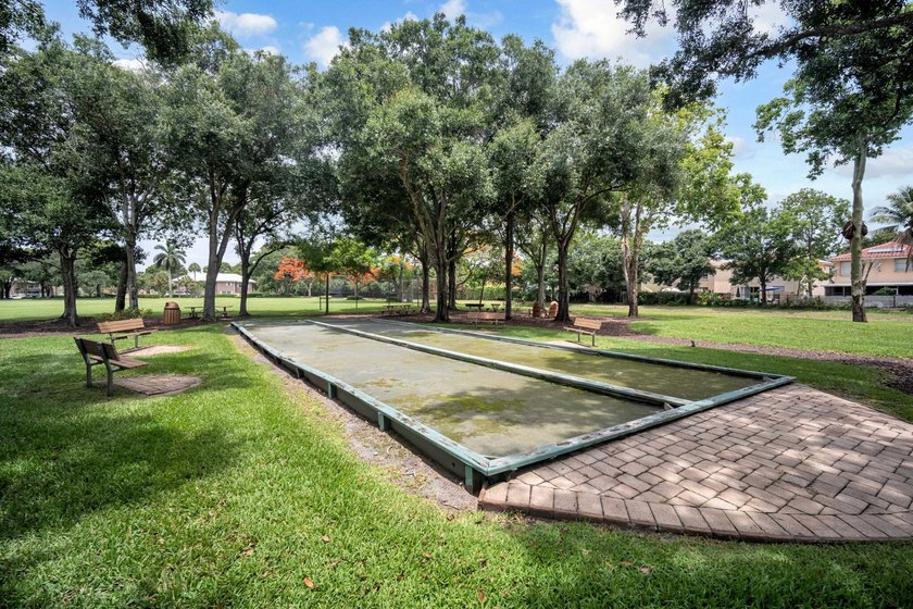 Tastefully upgraded 2-bedroom, 2.5-bath townhome in the - photo 29