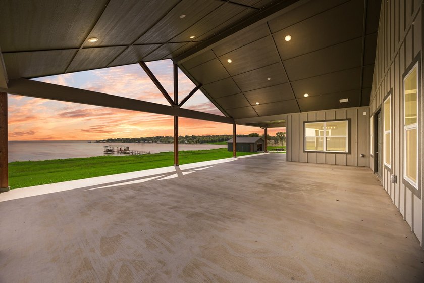 Waterfront living at its finest!! This stunning new construction - photo 32