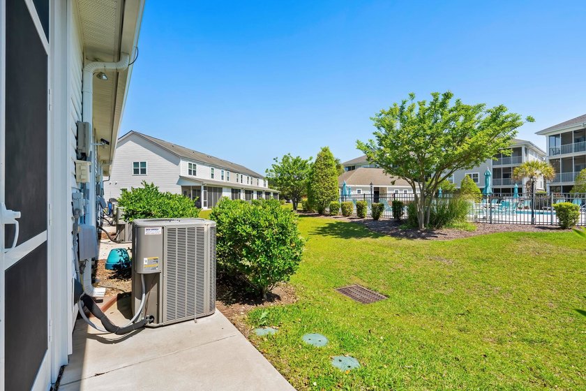 Welcome to 306 Castle Dr, a beautifully maintained 2-bedroom, 2 - photo 38