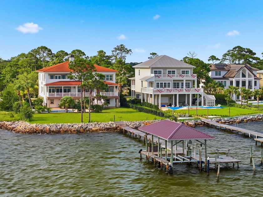 Welcome to Black Pointe, an exclusive gated private island with - photo 2