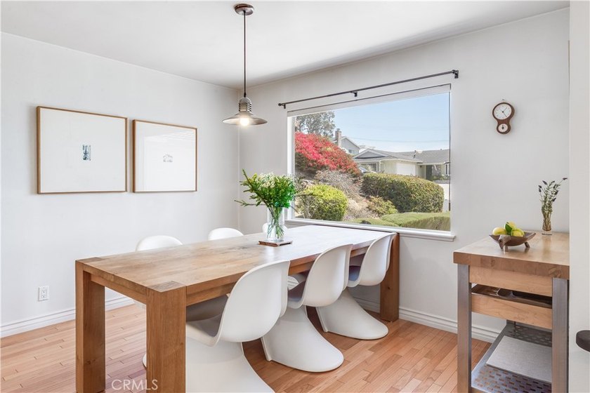 Captivating ?Ocean and Catalina Island views await you in this - photo 13