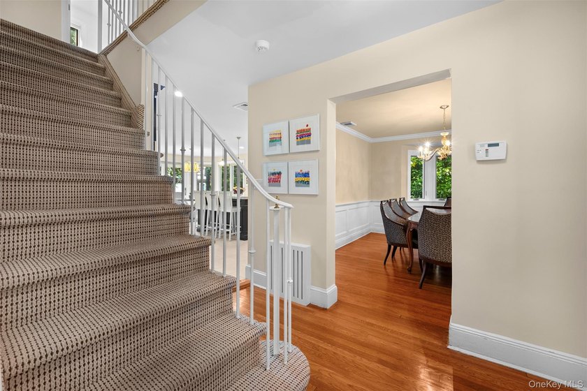 Wonderful Center Hall Colonial Located In The Desirable - photo 5