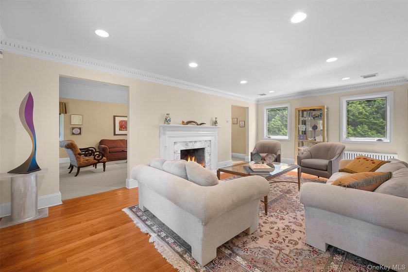 Wonderful Center Hall Colonial Located In The Desirable - photo 6