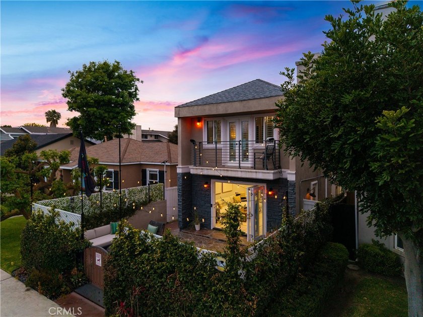 Experience the essence of coastal sophistication in this - photo 2
