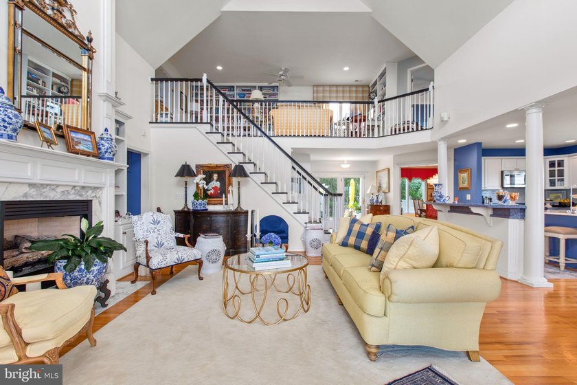 An exceptional waterfront-community home in the highly - photo 8