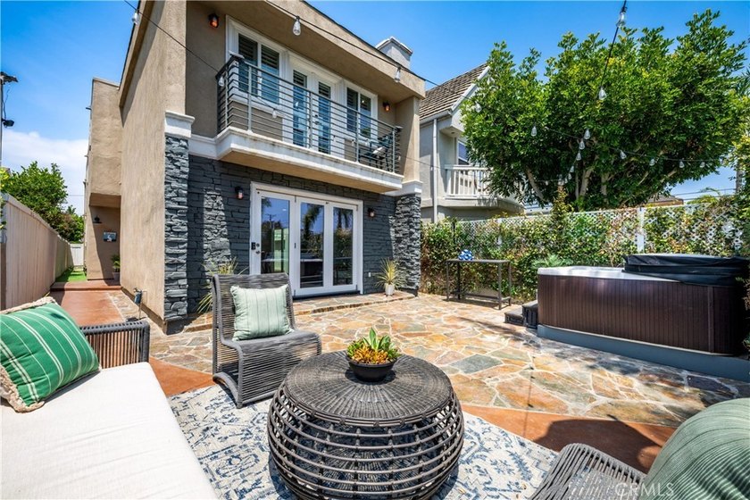 Experience the essence of coastal sophistication in this - photo 9