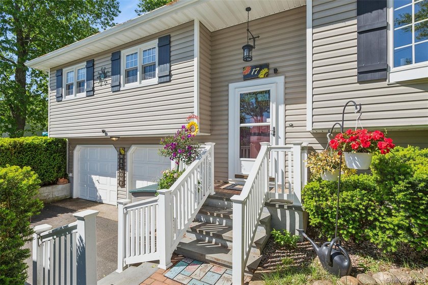 A MUST-SEE TURN KEY, UPGRADED, &amp; PRICED TO SELL HOME!!!! Move-in - photo 3