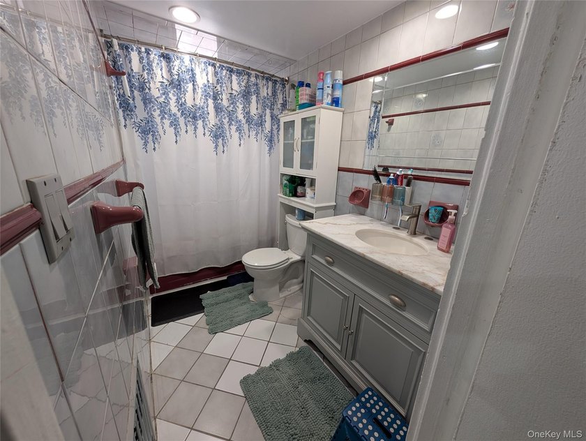 Welcome to this well maintained 5-bedroom, 2-bathroom home in - photo 23