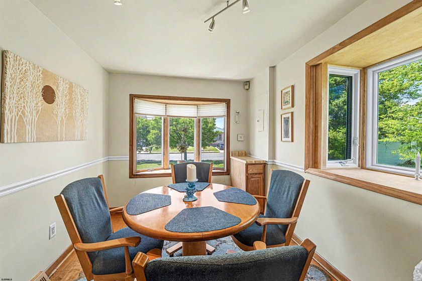 Get ready to move right into this beautifully maintained 2-story - photo 9